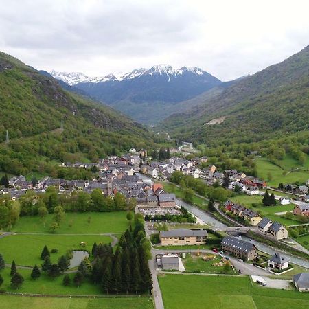 Saplan Real Estate Termas Apartman Les, Catalonia Kültér fotó