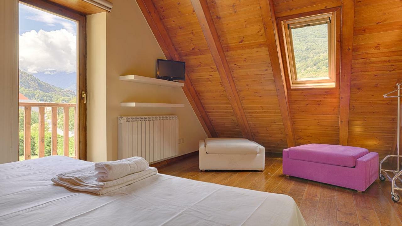 Saplan Real Estate Termas Apartman Les, Catalonia Kültér fotó