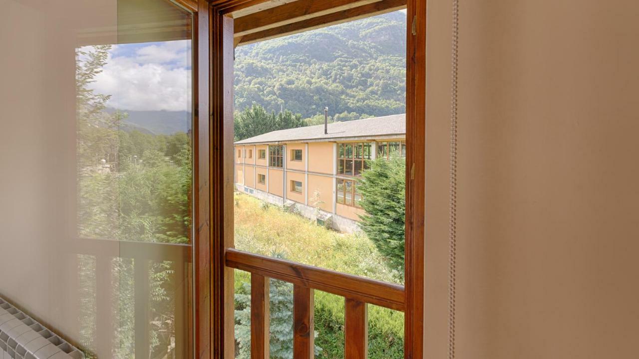 Saplan Real Estate Termas Apartman Les, Catalonia Kültér fotó
